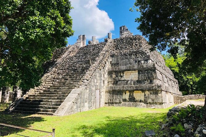 Full Day Tour Chichén Itzá Cenote Saamal Valladolid with buffet - Valladolid’s colonial center: 25 minutes of wandering with photo payoff