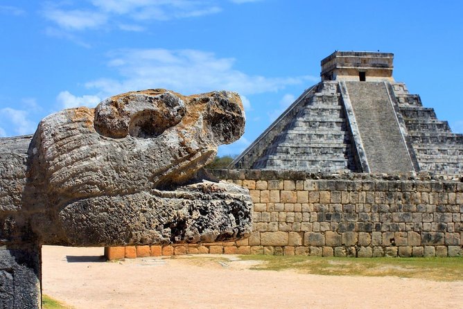 Full-Day Tour to Chichen Itza and Sacred Cenote from Cancún - Chichén Itzá With a Guide: What You’ll Actually See