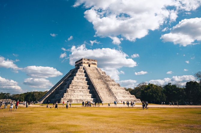 Full day tour to Chichén Itzá, Valladolid and Cenote, tour from Cancun - Valladolid on the Clock: 45 Minutes to Get Your Bearings