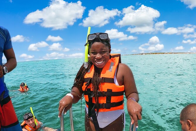 Isla Mujeres Catamaran from Cancun with Open bar and lunch - Snorkeling with provided equipment: how to get the most out of it