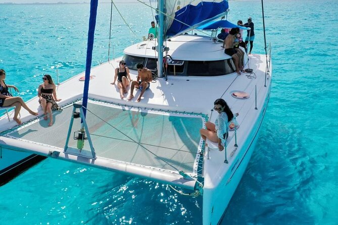 Isla Mujeres: Catamaran Tour with Snorkeling Food, Drinks, Beach - Isla Mujeres center stop: where to wander in an hour