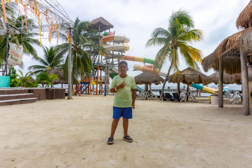 Isla Mujeres Catamaran Tour with Snorkeling & Open bar - Safety and Suitability: Who This Trip Works For