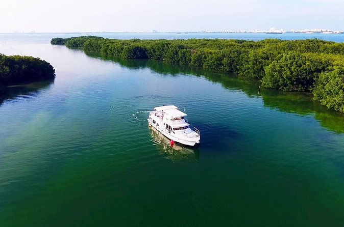 Isla Mujeres Full Day Tour on Yacht with Snorkel and Buffet - Who This Tour Fits Best (and Who Might Want a Different Day)