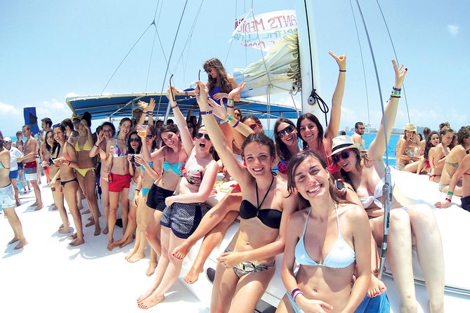 Isla Mujeres Tour on Catamaran with Snorkel, Open Bar, Buffet & Beach club - Getting to Marina Las Perlas and Staying on Time