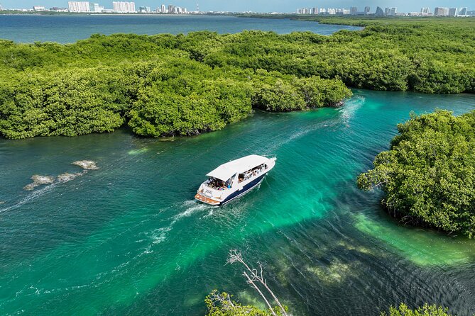 Island Adventure - Snorkeling on the itinerary: equipment included, spots can be limited
