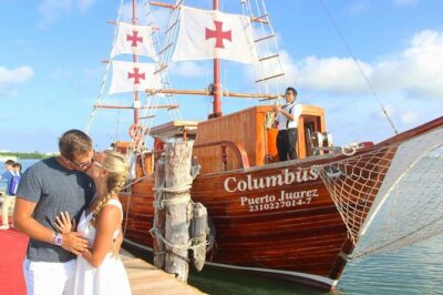Live a Romantic Night Cruise Dinner at COLUMBUS (open bar included) - Nichupte Lagoon Timing: Sunset Cruise vs Night Cruise Mood