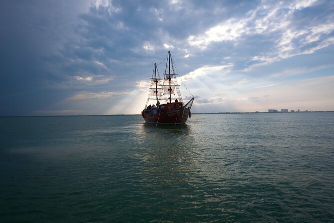 Live a Romantic Night Cruise Dinner at COLUMBUS (open bar included) - Who Should Book This Cruise (and Who Might Skip It)