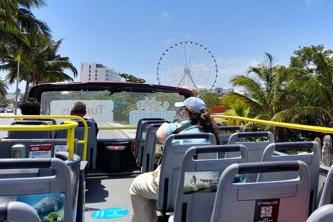 Live the Cancun City Experience! Round Transportation from Cancun - Plaza 28: Souvenir Shopping Where the Prices Usually Behave