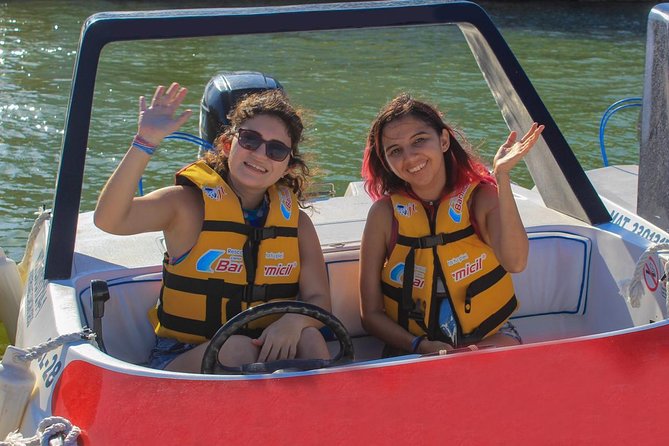 Live the experience of driving an Speedboat & Snorkel in CANCUN - Driving Your Own Speedboat Across Nichupté Lagoon