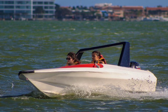 Live the experience of driving an Speedboat & Snorkel in CANCUN - Lockers, Showers, and Gear That Keep the Day Moving