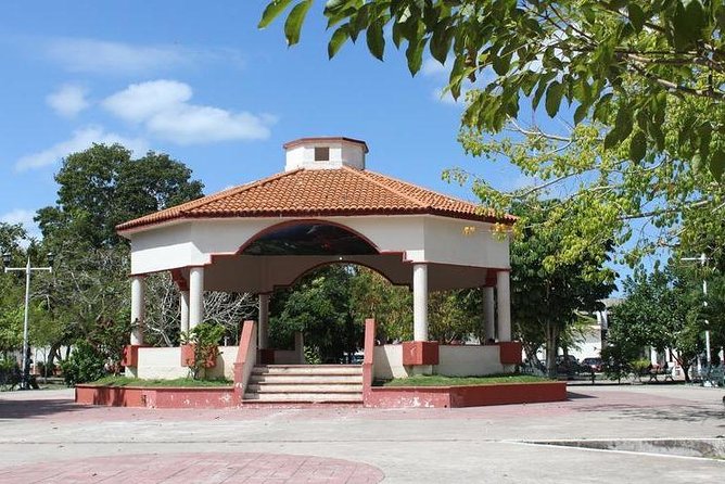 MAGIC BACALAR, 7 Colors Lagoon & Cenote Azul. Transport included - Bacalar town stop: San Felipe Fort views and the Bacalar letters photo