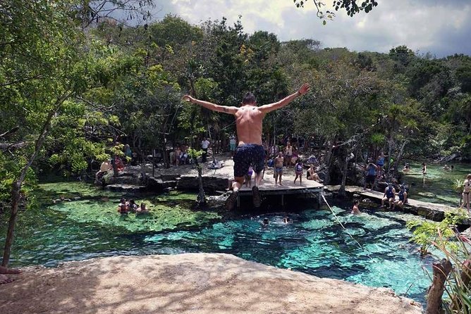 MAGIC BACALAR, 7 Colors Lagoon & Cenote Azul. Transport included - Food on this tour: breakfast and lunch with real choices
