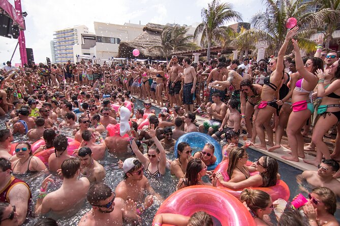 Mandala Beach Club Cancun - Inside Mandala: Pool-Party Energy vs Beach-Relax Time
