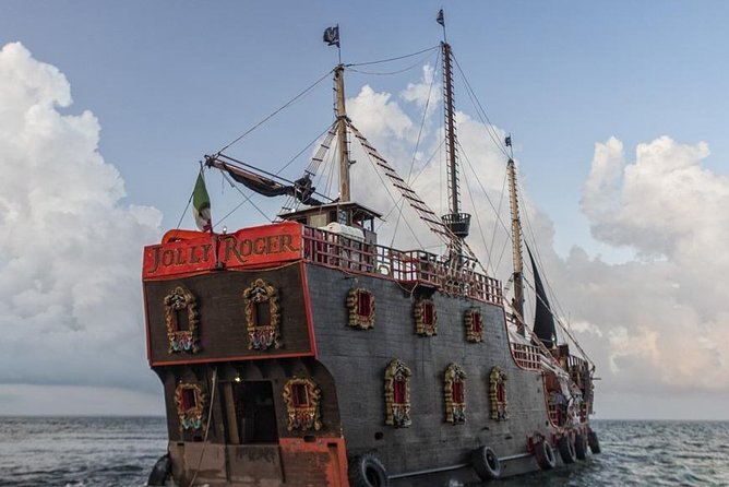 Night Pirate Show in Cancun aboard a Pirate Ship Lobster Dinner - Who this pirate dinner cruise is best for