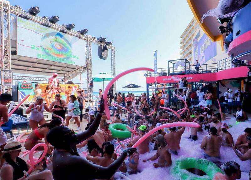 Premium Beach Party Coco Bongo - Key highlights you’ll care about
