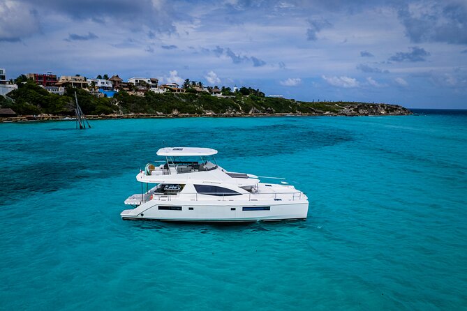 Private All Inclusive Sunset DJ Cruise – 51' Leopard Cancun - The first sailing stretch: from cruising to water time near Isla Mujeres