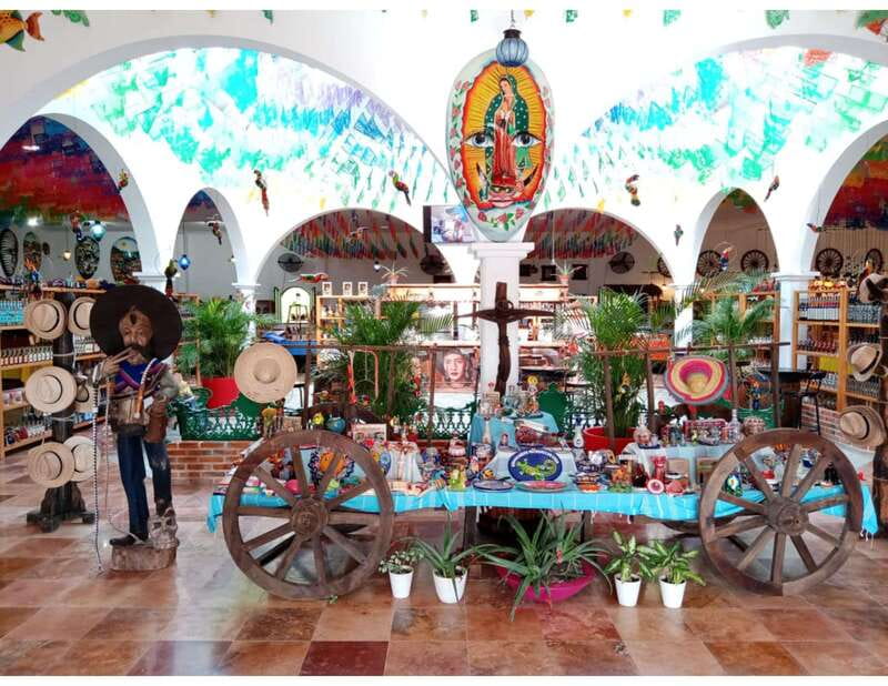 Puerto Morelos: Shopping Tour & Cenote La Noria - Getting picked up in Cancún, Playa del Carmen, or Puerto Morelos