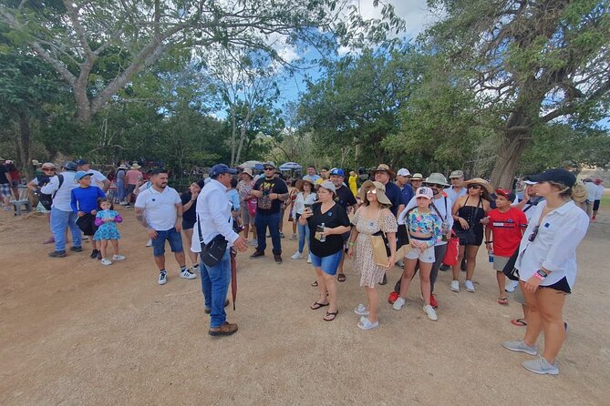 Tour Chichen Itza, 2 Cenotes, and Valladolid from Cancun - Chichén Itzá: The Kukulcán Pyramid Moment (Plus the Crowd Factor)