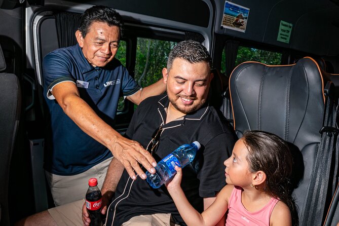 Transporte Privado del aeropuerto de Cancún a Cancún o Riviera - Private for Your Group: The Real Benefit of Not Sharing