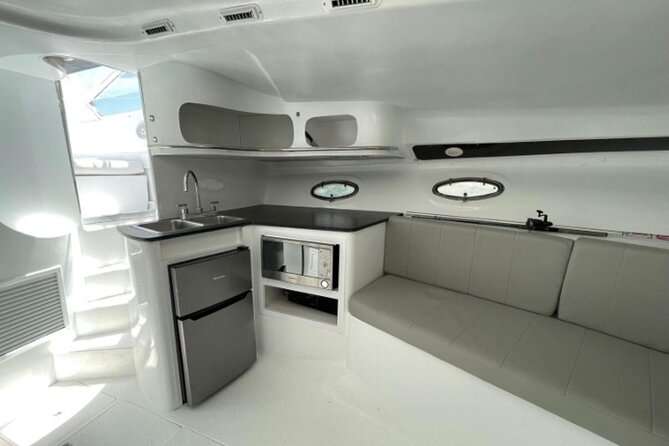 Yacht experience in Cancun: cruise, swim and sunset views - The Smooth Parts and the One Catch